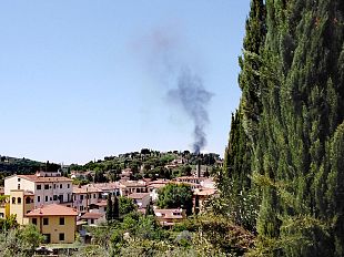 incendio-in-corso-alla-coop-di-ponte-a-greve