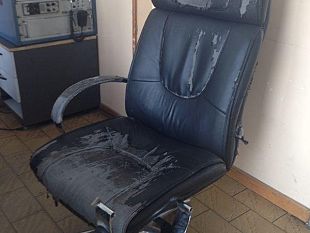 b307301233-polizia-elogiata-per-competenza-ma-con-le-toppe-sulla-divisa