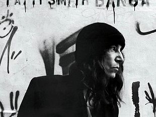 a908251716-patti-smith-in-concerto-in-piazza-santa-croce-il-10-settembre-2009