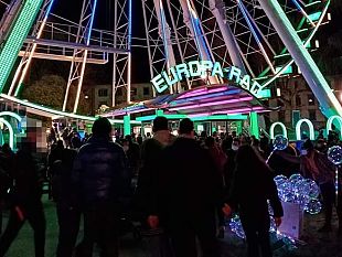 ruota-panoramica-e-pista-di-ghiaccio-successo