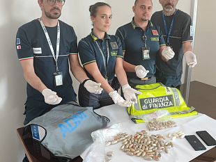 aveva-ingerito-quasi-un-chilo-e-mezzo-di-droga