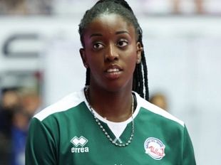volley-donne-bintu-diop-saluta-scandicci