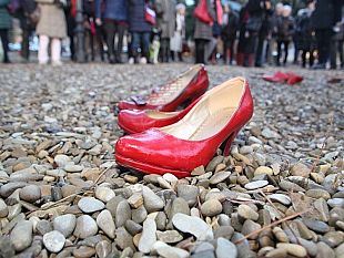 vendeva-le-figlie-arrestato