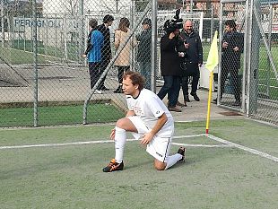 campagna-elettorale-a-empoli-luca-lotti-gioca-con-i-millenials