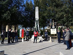 livorno-il-sindaco-depone-corona-al-largo-vittime-delle-foibe