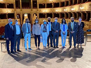 firenze-la-pergola-di-giorno-diventera-una-scuola
