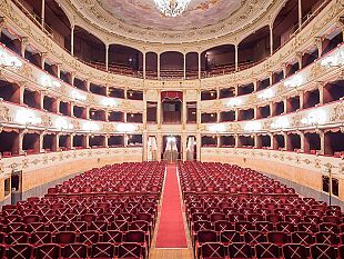 teatri-cinema-e-spettacoli-in-presenza-di-pubblico-lo-chiede-italia-viva