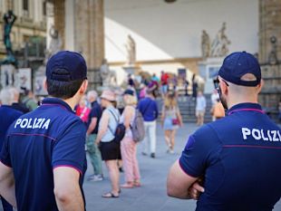 negoziante-del-centro-storico-sventa-un-borseggio-a-un-anziano-turista