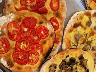 bianca-00-presenta-la-stiacciata