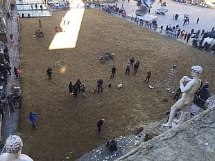 piazza-della-signoria-set-del-film-su-michelangelo