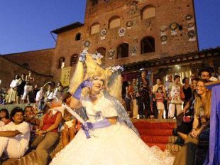 a806091853-mercantia-80-spettacoli-per-sera-di-prosa-circo-figura-street-band-artigiani-dal-vivo-arte