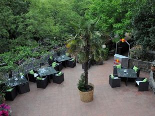 b005171529-e-tennis-pub-la-birreria-all-aperto-piu-grande-della-citta