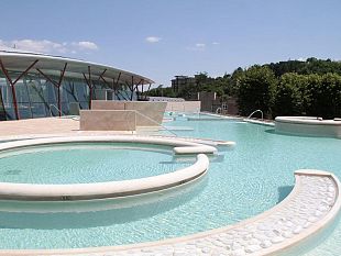 b308062302-chianciano-aprono-il-10-agosto-le-nuove-piscine-termali
