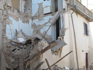 b308071747-lunigiana-e-garfagnana-toscana-tenta-recupero-delle-case-inagibili