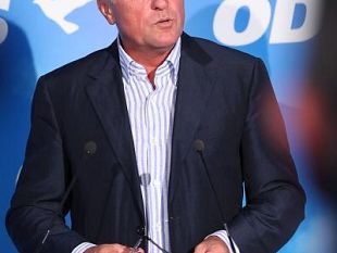 a908031942-vacanze-in-toscana-per-topolanek