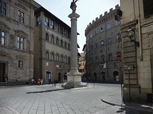 b112291907-via-tornabuoni-e-piazza-santa-trinita-oltre-un-milione-per-la-riqualificazione