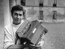 a505202232-vetrina-delle-produzioni-e-dei-progetti-di-toscana-musiche-alla-stazione-leopolda-22-23-24-maggio-nell-ambito-di-fabbrica-europa-2005