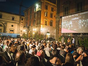 apriti-cinema-un-mese-di-proiezioni-in-piazza-ss-annunziata