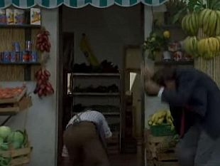 il-trucco-delle-banane-in-realta-cercano-borse-e-portafogli