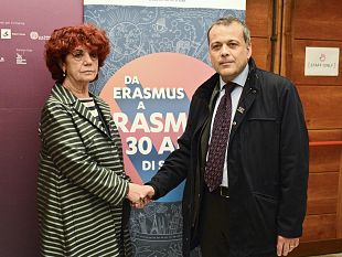 festival-deuropa-una-maxi-torta-per-i-30-anni-di-erasmus