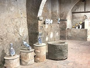 impruneta-in-piazza-buondelmonti-manufatti-non-locali