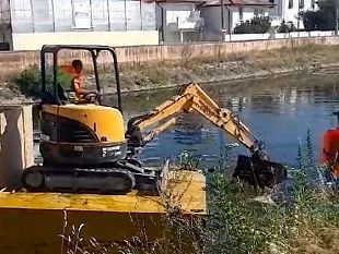 viareggio-e-camaiore-alghe-infestanti-nella-fossa-dellabate