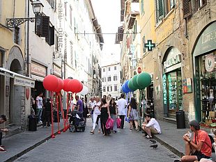 degrado-allimprovviso-via-de-neri-sotto-palazzo-vecchio