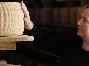 in-maremma-il-miglior-pecorino-stagionato-e-la-migliore-ricotta-ditalia