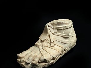 le-calzature-come-arte-mostra-intrigante-a-palazzo-pitti