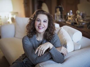 stefania-sandrelli-recita-nel-nome-delle-donne-nella-sua-amata-viareggio