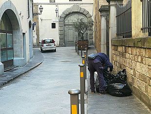 rifiuti-abbandonati-ai-georgofili-intervengono-gli-ispettori