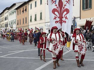 corteo-e-match-di-beneficenza-a-castelfiorentino