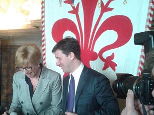 alloggi-residenziali-in-caserme-abbandonate-la-firma-a-firenze