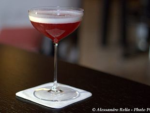 vende-cocktail-superalcolici-a-due-17enni-licenza-sospesa