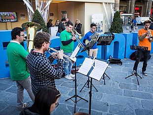 festival-deuropa-domani-la-notte-blu-alle-murate-con-i-loren