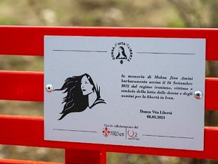 firenze-targa-dedicata-alla-memoria-di-mahsa-amini