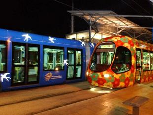 b108161138-tramvie-d-europa-i-binari-urbani-avanzano-a-montpellier