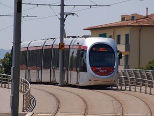 da-firenze-a-campi-e-a-prato-con-treno-e-domani-linea-tranviaria-4