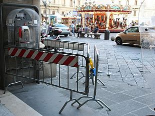 b106011629-spariscono-le-cabine-telefoniche-preoccupazioni-di-giurlani-e-donvito