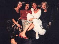 a311211359-martedi-25-e-mercoledi-26-novembre-tre-sorelle-al-comunale-di-pietrasanta-con-valeria-ciangottini-e-pamela-villoresi