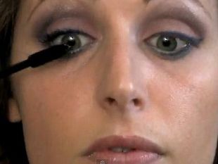 b211061702-truccarsi-alla-guida-a-firenze-una-donna-su-venti-lo-fa