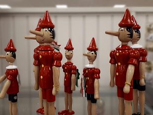 uno-dieci-cento-pinocchi-uno-spettacolo-ispirato-al-celebre-burattino