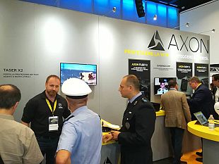 sicurezza-in-citta-tutti-i-segreti-della-pistola-taser-e-gli-agenti-del-futuro