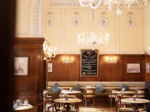 chiude-per-lavori-il-caffe-gilli