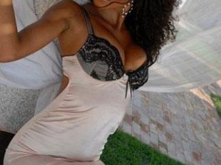 b101101931-party-top-model-da-calendario-a-firenze-il-12-gennaio-2011