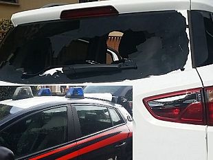 auto-colpita-da-un-sasso-anziano-alla-guida-perde-il-controllo-del-mezzo