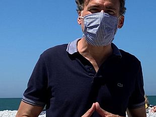 sulle-ghiaie-di-marina-il-sindaco-di-pisa-fa-a-sassate-con-la-regione