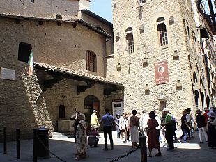 i-mille-volti-di-antigone-alla-societa-delle-belle-arti-di-firenze