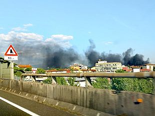 incendio-ponte-a-greve-il-tetto-e-quasi-interamente-crollato