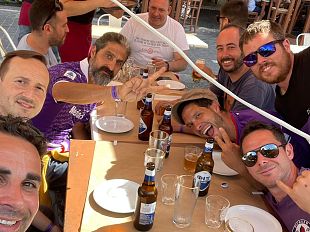 atene-si-colora-di-viola-ma-ce-il-problema-della-fan-zone